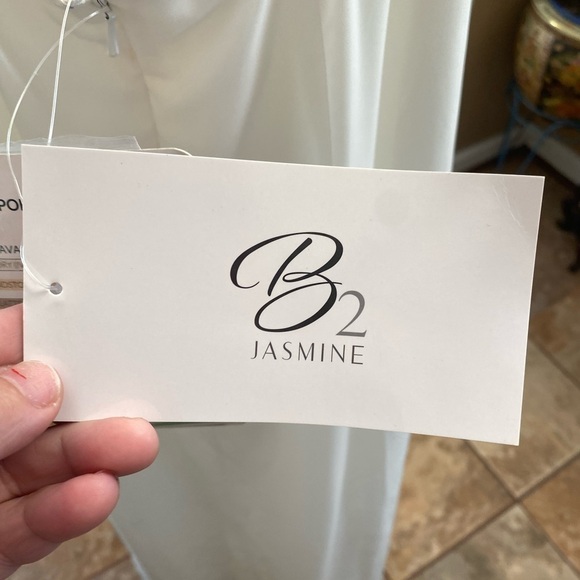 NWT IVORY FULL WEDDING/PROM DRESS SIZE 8 - Picture 6 of 15